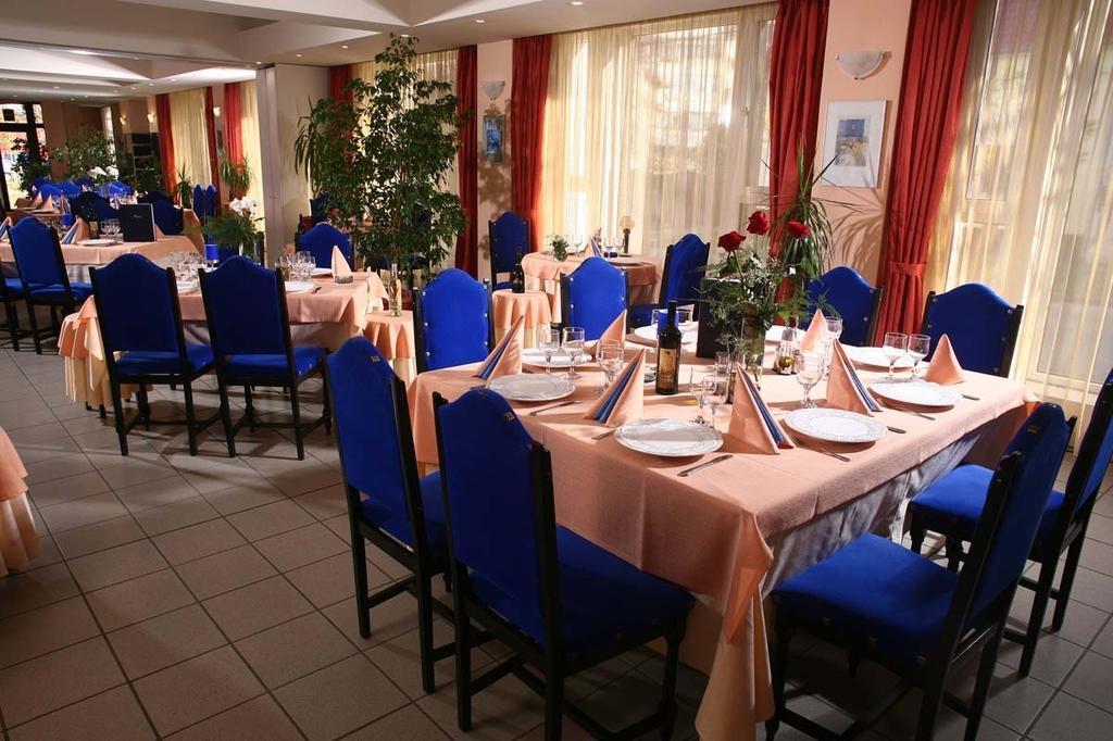 Hotel Reghina Temešvár Restaurace fotografie